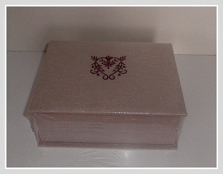 Drevený box s textilným poťahom